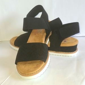 BOBS from Skechers Women's Desert Kiss Sandal, Black